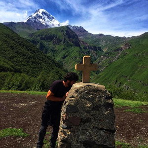 ისევ მომერია სევდა