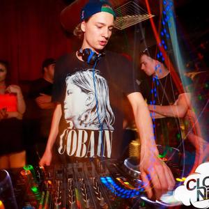 Juggernauts (feat. Tom Clayton)