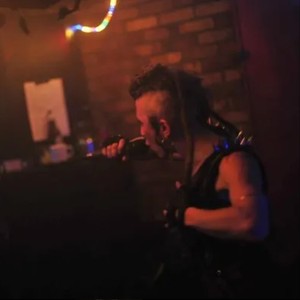 Marchflooor(feat. Lady Grew)