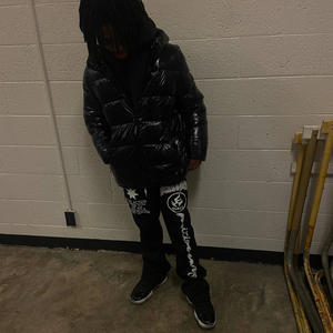 Dark Vader (feat. 6ixdaswippa) (Explicit)