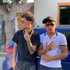 Llámame (feat. Lyon)