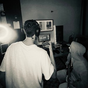 Ambos Polos (Explicit)