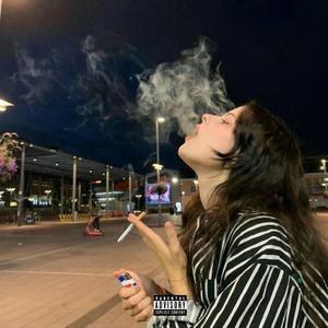 PUNTO Y APARTE (feat. Luh Blxze) (Explicit)