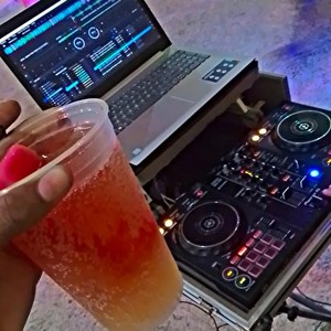 GLOCK DE ROUPA (Explicit)