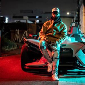 Inbetween (feat. Devious & CheytheGreat) (Explicit)