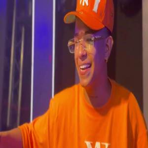 DATE UNA VUELTICA GUARAPO LIMPIO (Explicit)