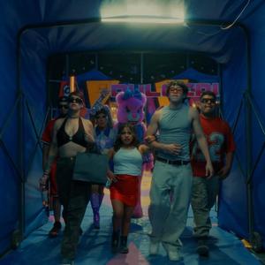 BIEN BUENA (feat. James Flores)