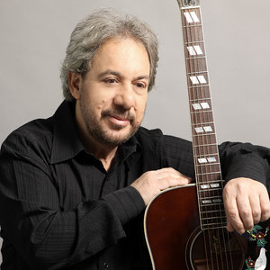 Edo Se Perimeno (E-Single Version)