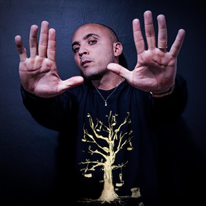 Álbum De Fotografía (feat. Alexandre Lucas)