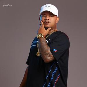 Muita Carência (feat. Mc Rodrigo do CN, Mc Joyce & Dj Tim) (Explicit)