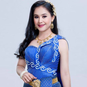 សម្លឹងអីបង?