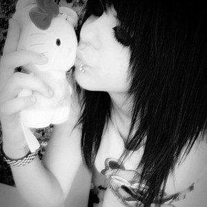 Lil Bowika - my loser girlfriend (Explicit)