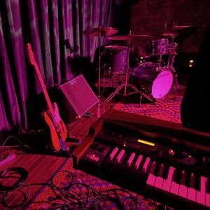 Walnut Beach (feat. George Simon, Brian Batchelor-Glader & Jeff Mellott)