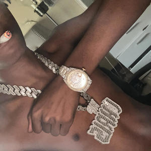 War Outside (feat. 1kMari) (Explicit)