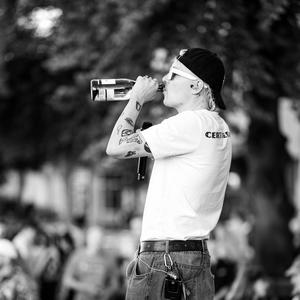 keiner da//niemand hier (feat. Brix49) (Explicit)