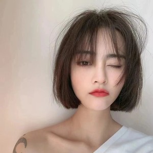 很受伤封面