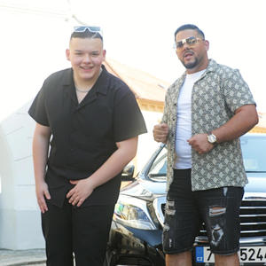 Láska (feat. Adam Hlůžek)