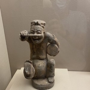 踩着三轮车卖菜的老阿伯封面