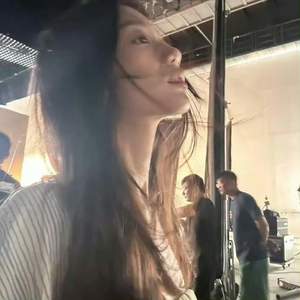 踏过山丘封面