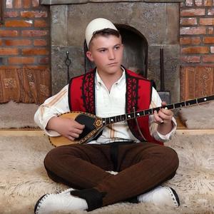 Gegë dhe toskë një asht Shqipnia