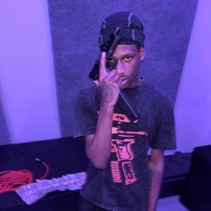 Smoke (feat. RahRahdafox) (Explicit)