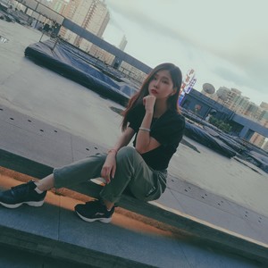 超级小黑咪封面