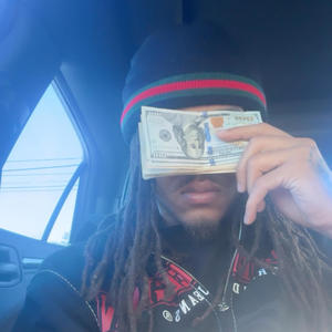 Fussin & Yightin (feat. Dexx Da Menace) (Explicit)