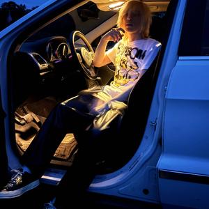 molly girl (Explicit)