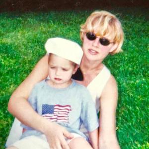 Joey Aronskind - Mrs. Nobody (Explicit)