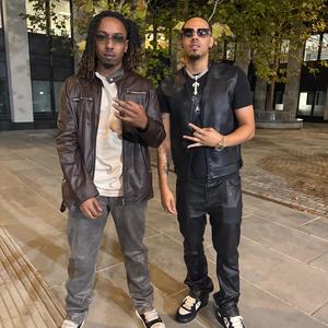 MOONWALK! (feat. KyzR) (Explicit)