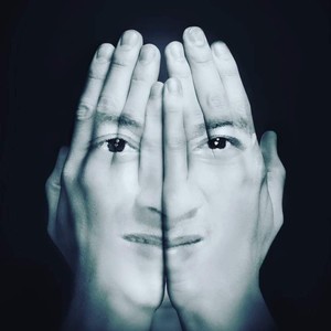 Cintaku Bertepuk Sebelah Tangan