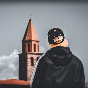 A UN PASSO (Explicit)