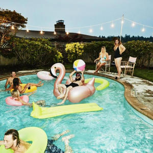 Summer Party På Vinterstid (Explicit)