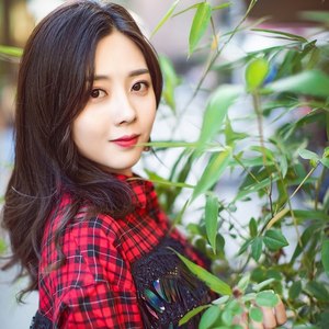 Nop吕月榕 - 无论是相遇还是分离，总会感到不知所措，也许是不遂心愿吧......