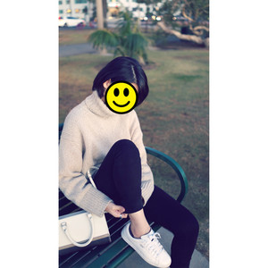 하얀 운동화를 신고 (穿着白色运动鞋)