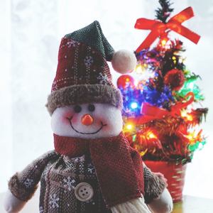 Christmas and New Years Don't Be Late: 40 Nostalgic Christmas and New Years Tunes