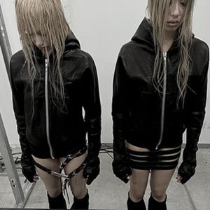 amends (feat. GR8TAH!) (Explicit)