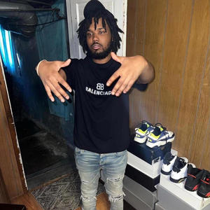 Latest Designer (feat. Hood Tali P) (Explicit)