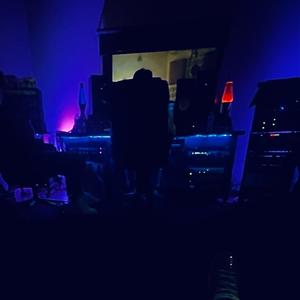 FAMOUS (feat. LoDAWG) (Explicit)