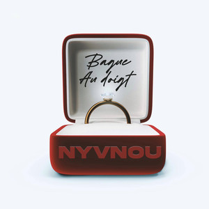 Bague au doigt