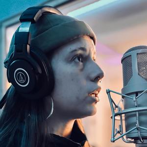 Beat&Mic 2 (feat. ARI GUADA) (Explicit)