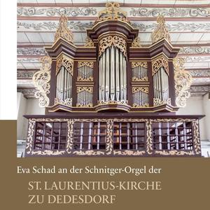 Eva Schad an der Schnitger-Orgel der St. Laurentius-Kirche zu Dedesdorf