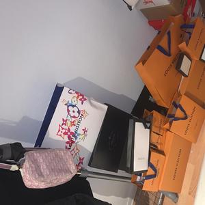 Stories out my life </3 (feat. Milau) (Explicit)