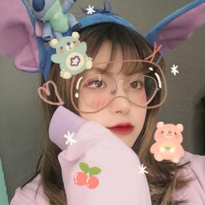 叶某某 - 依兰爱情故事 (片段钢琴弹唱)