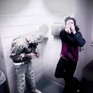 She in love wit a smoker (feat. Dot2whoopty) (Explicit)