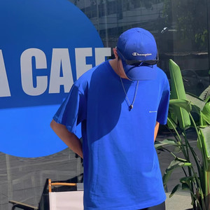 红山山白杆杆吃完一起躺板板