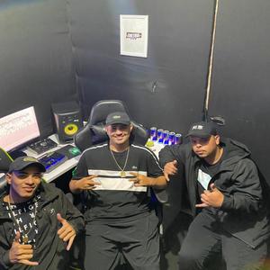 TK TK ELA TA DE ROUPA (Explicit)