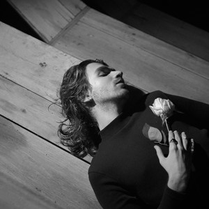 monocromía (versión sencillo)