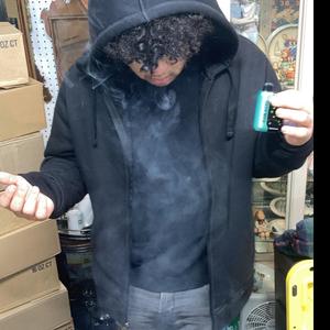 Bent outta shape (feat. Walkthruuro) (Explicit)