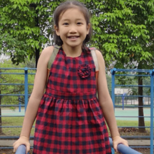 叶霖佳小学校歌